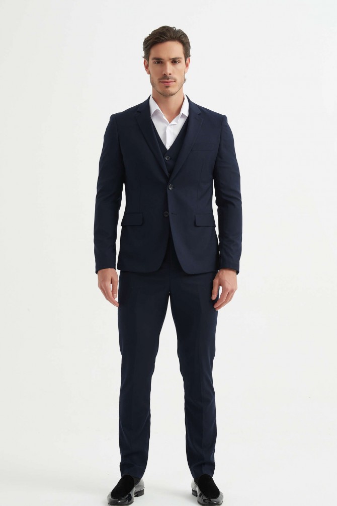3 pieces suit in navy blue