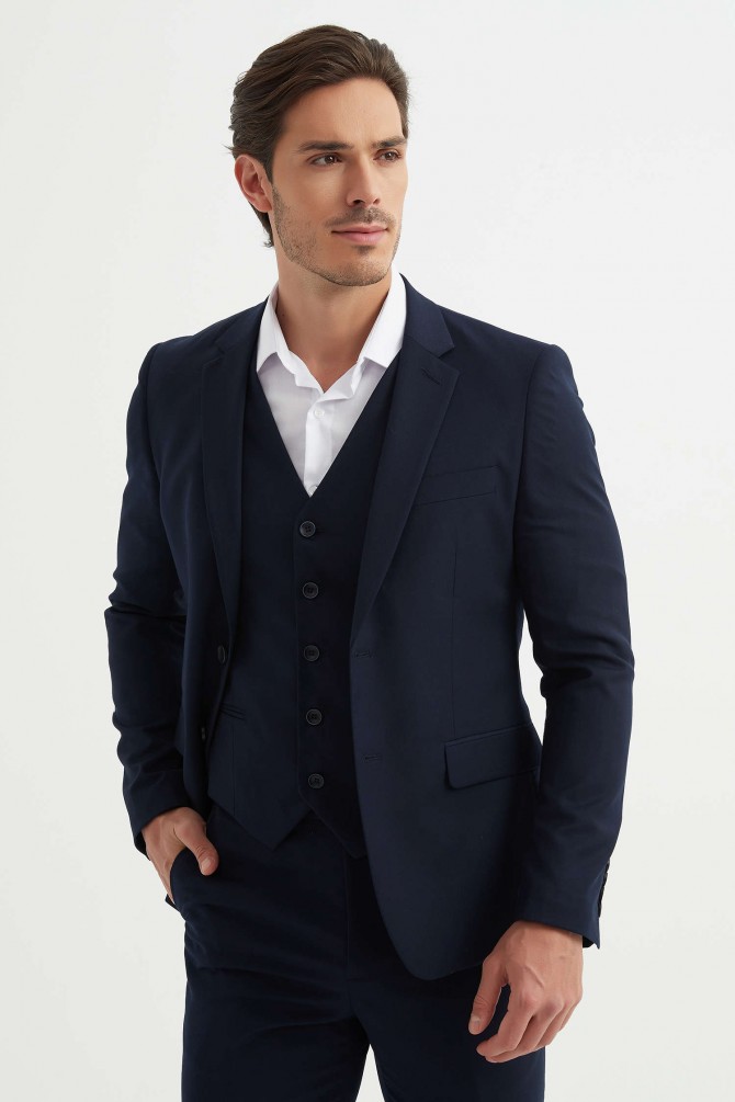 3 pieces suit in navy blue
