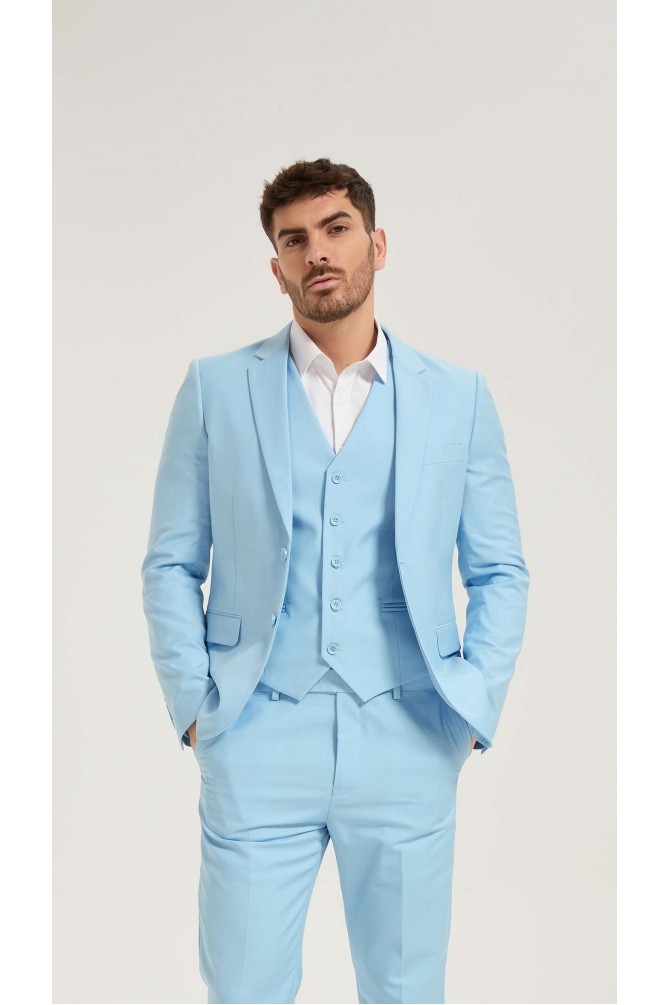 Costume 3 pièces en bleu ciel