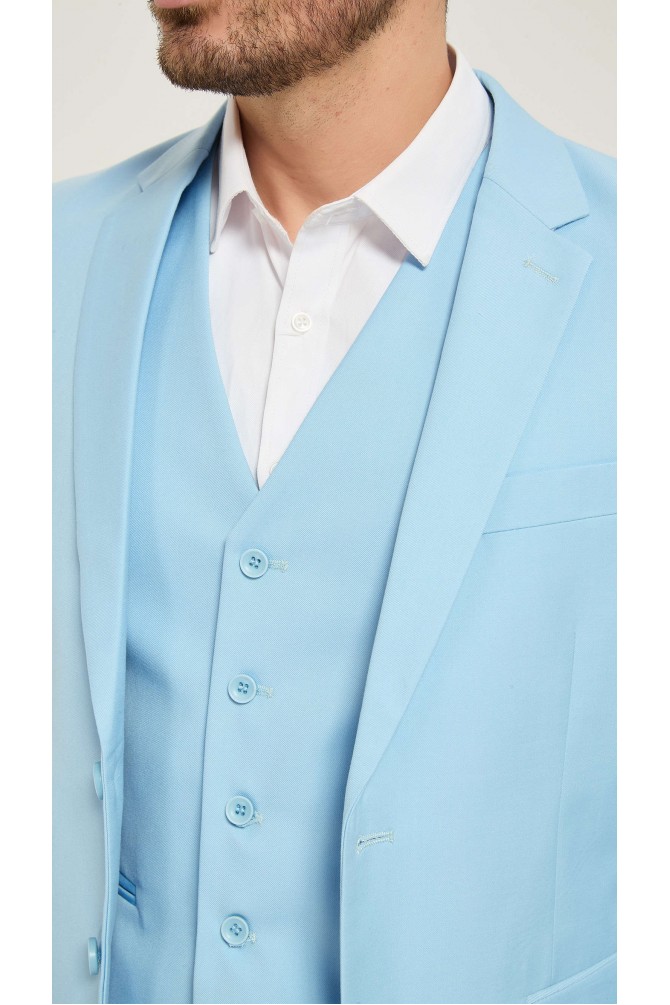 Costume 3 pièces en bleu ciel