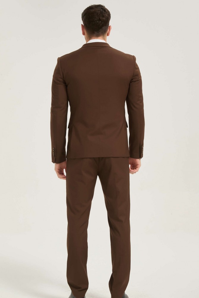 3 pieces suit in brown