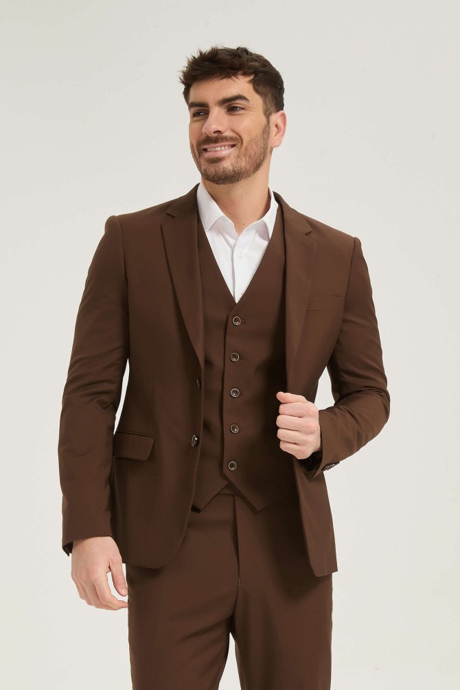 3 pieces suit in brown