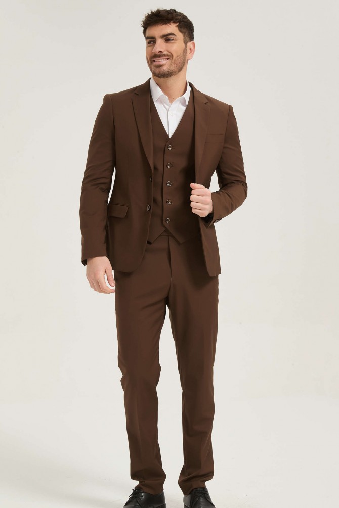 3 pieces suit in brown