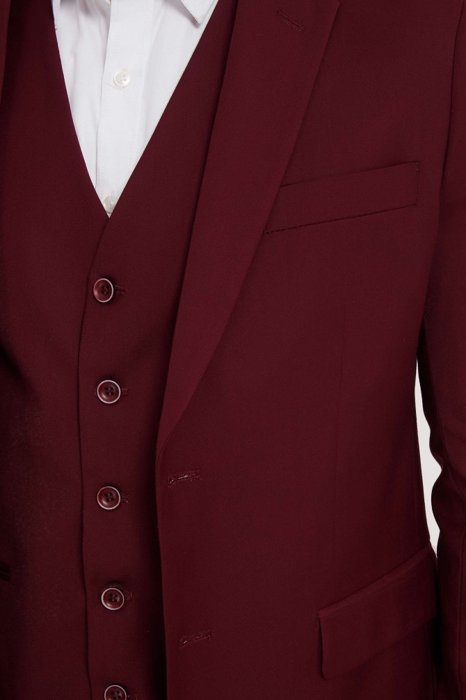 3 pieces suit in burgundy