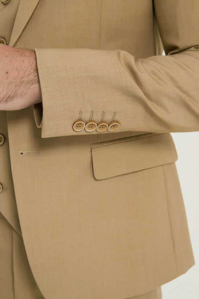 3 pieces suit in champagne