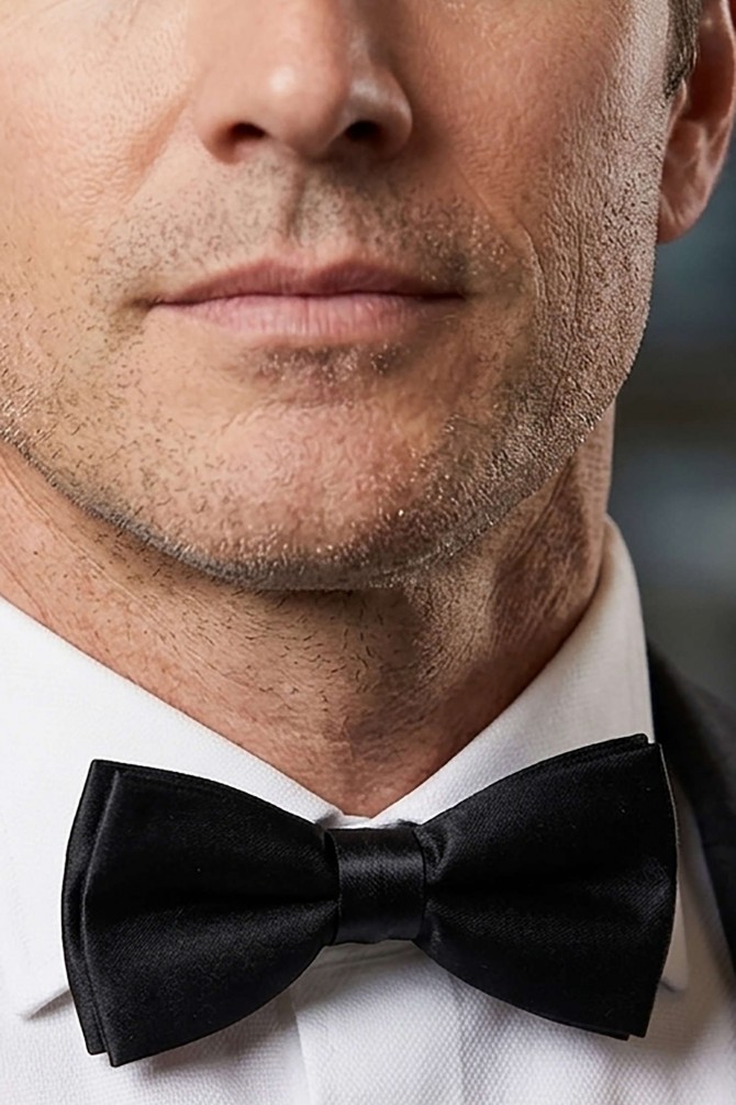Plain bowtie