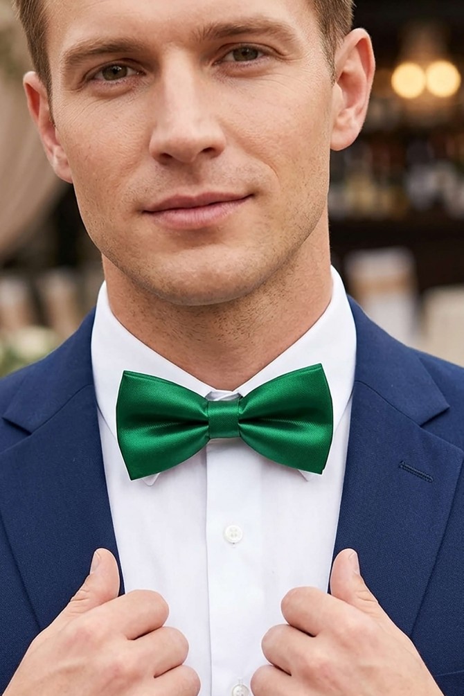 Plain bowtie