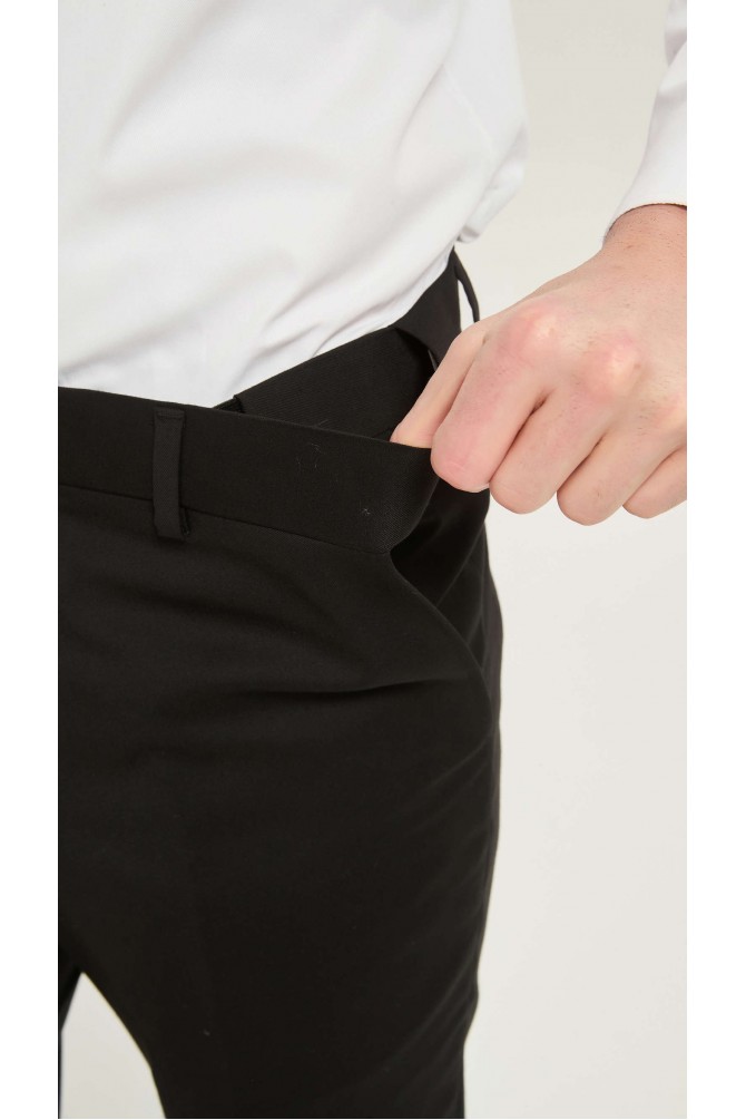 Black pant with elastic band at the waist