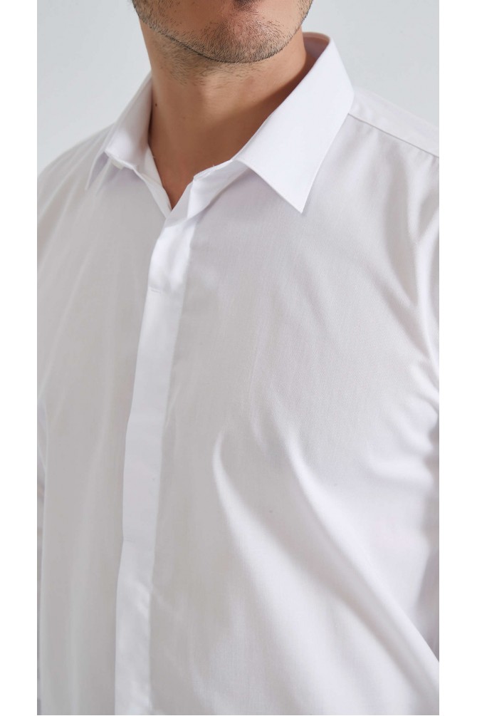 Chemise blanche coupe droite à poignets mousquetaires