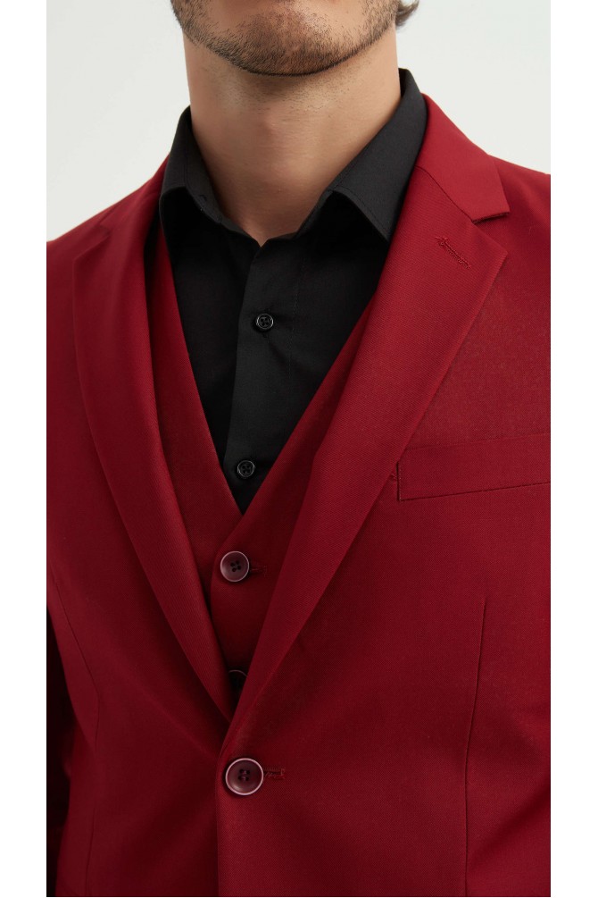 Costume 3 pièces en rouge