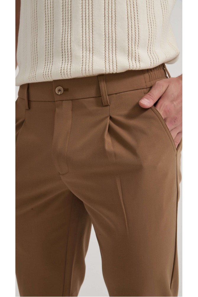 Pantalon stretch à pinces - Camel