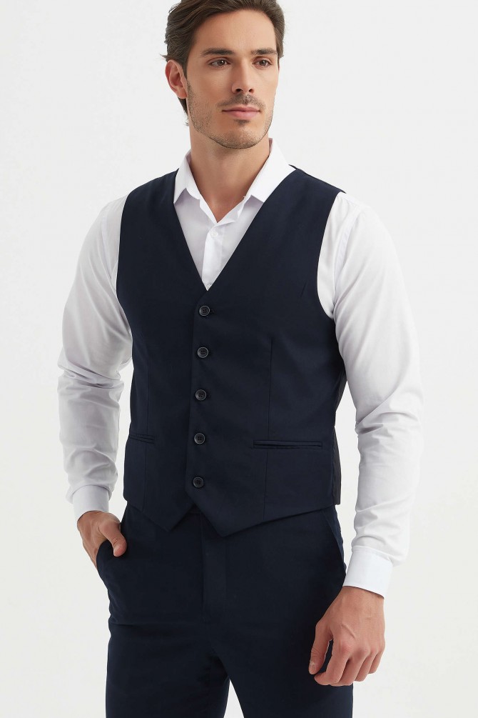 3 pieces suit in navy blue