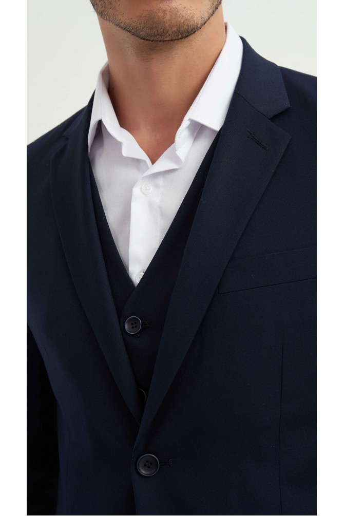 Costume 3 pièces en bleu marine