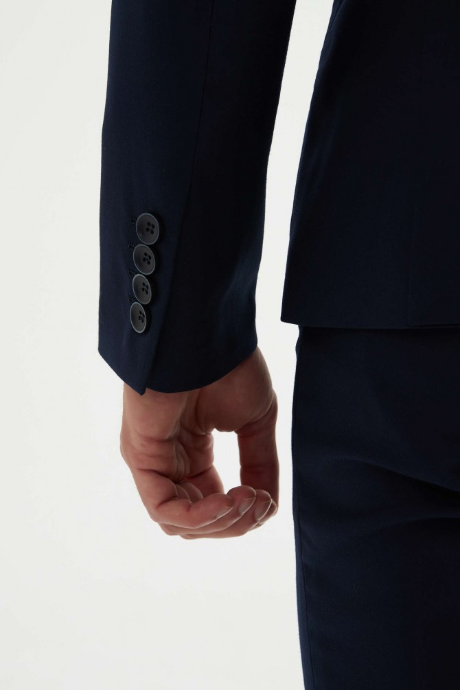 3 pieces suit in navy blue