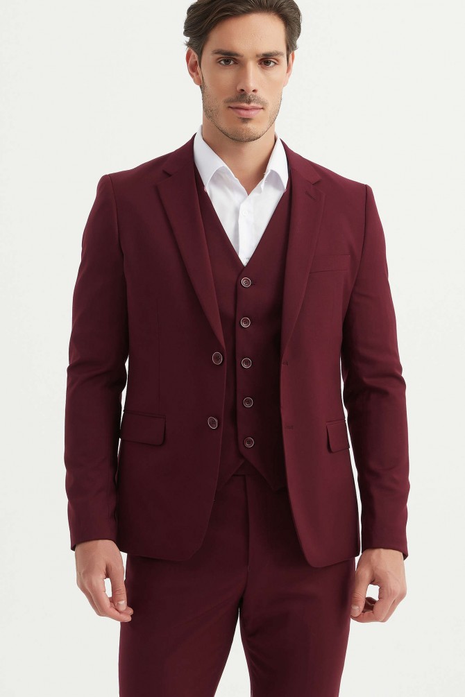 3 pieces suit in burgundy