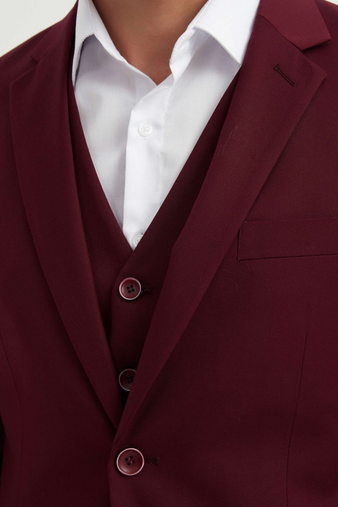 3 pieces suit in burgundy