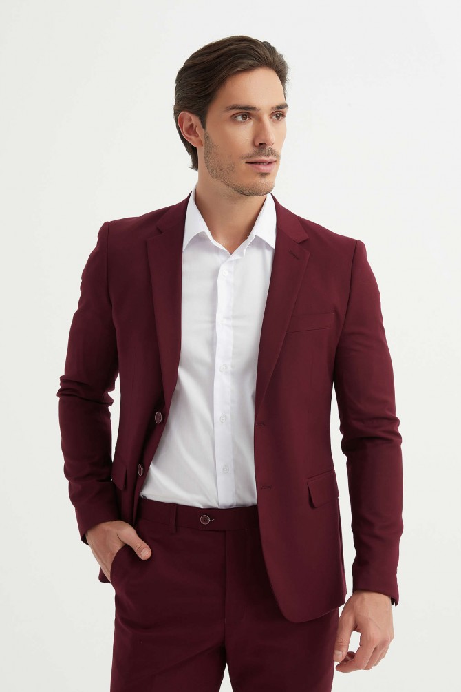 3 pieces suit in burgundy
