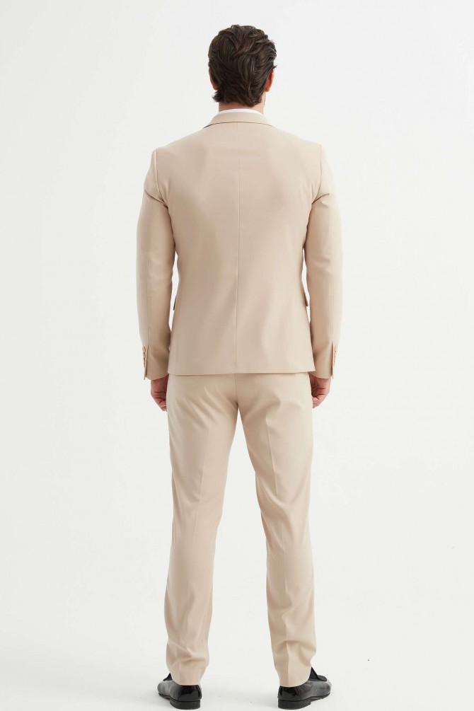 3 pieces suit in beige