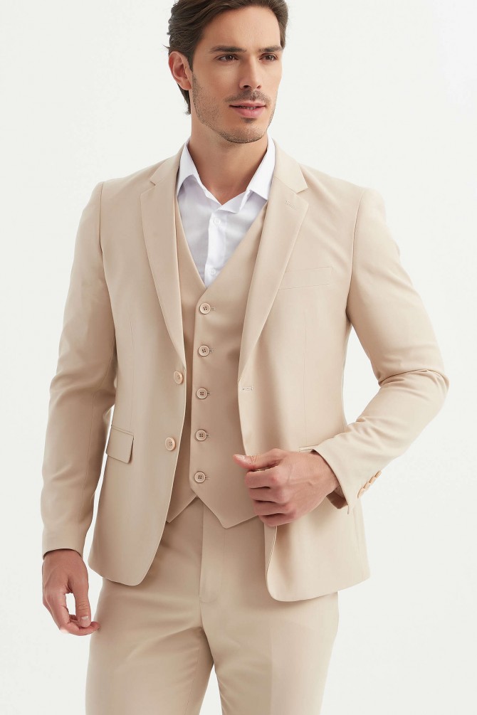 3 pieces suit in beige