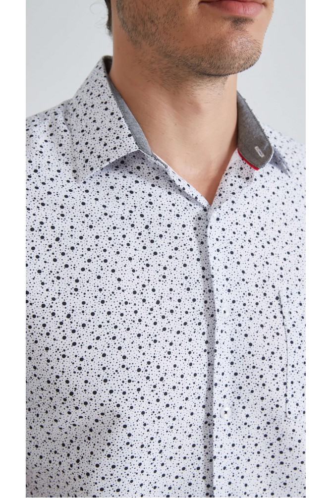 Patterned sleeveless shirt comfort fit - White