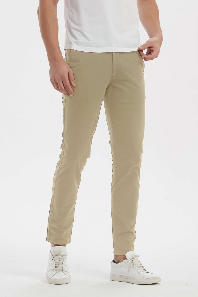 Pantalon chino cintré