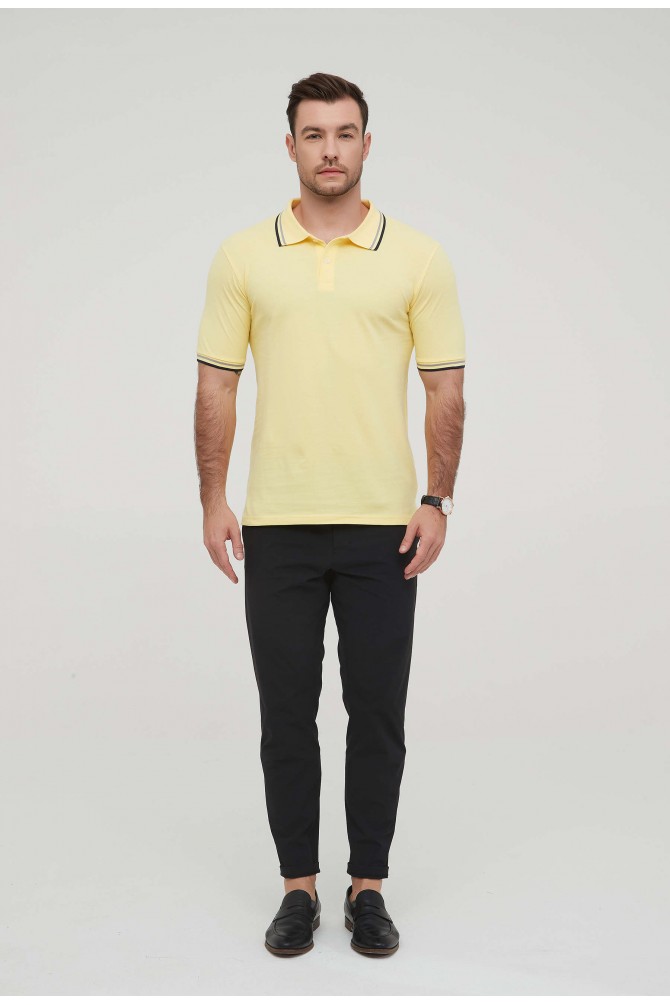 Yellow polo shirt with bicolor edged collar