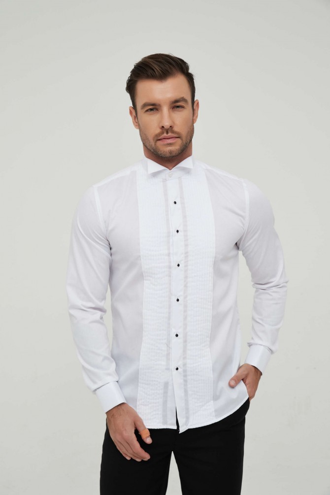 Chemise blanche plastron plissé à col cassé en slim fit avec bouton noir